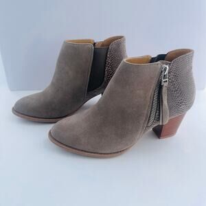 Vionic Anne Beige Suede Leather Ankle Boots Fashion Shoes Heels Womens SZ 7 W